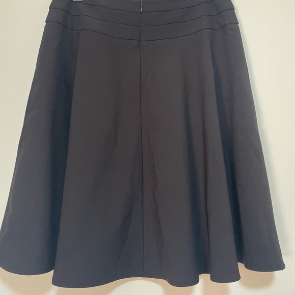 Review skirt, size 10. - Picture 2 of 3